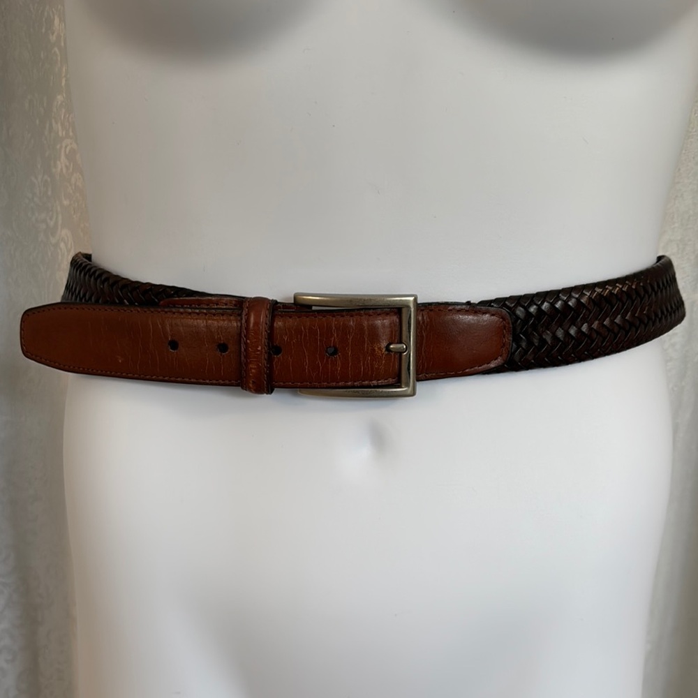 MEN’s WOVEN LEATHER BELT WITH SILVER TONE BUCKLE SZ: 48”